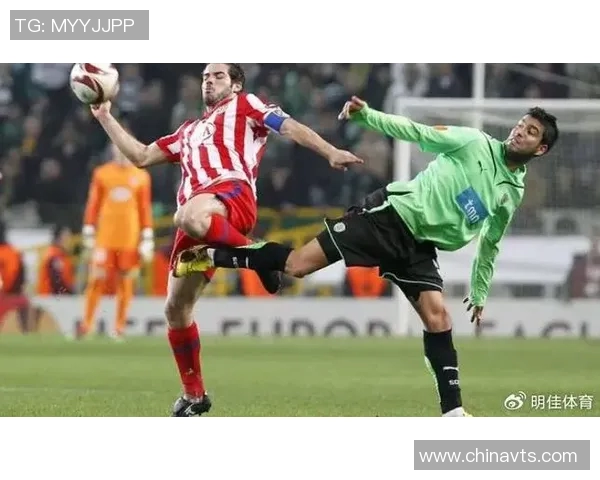 女王巡游者与西布罗姆的激烈对决展现足球魅力与团队精神